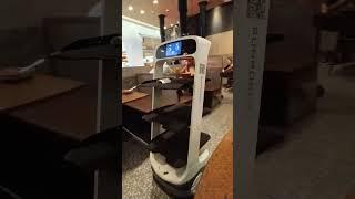 Self Serving Robot at Pattaya Thailand #selfservingrobot #foodrobot #centralfestival #pattayafood