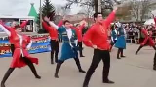Танец русский против лезгинки ! Лучшее видео ! Русские и кавказцы -  БРАТСКИЕ народы!