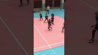 9 Year Old Korean Kids Play Some Insane Volleyball