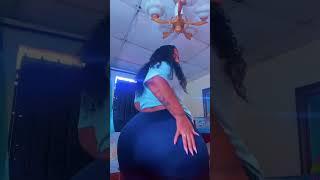 Leonely Nairoby - SSBBW showing off new leggings   #model #plussize #curvy #tiktok #bbw