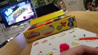 Hoy dia PLAY-DOH.                                                  LIVE