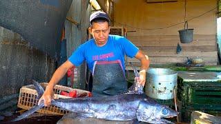 35 KG of FISH in 8 minutes The FISH MARKET INDONESIA Challenge! || Amazing Fish Cutter