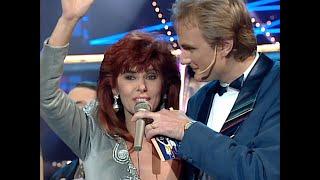 1992 Ireland: Linda Martin - Why Me (Winner's Performance @ Eurovision Song Contest in Malmö/Sweden)