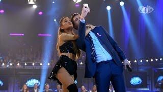 Swedish Idol Host Takes Selfie With Ariana Grande - Idol Sverige (TV4)