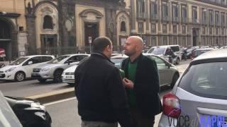 Luca Abete di Striscia la Notizia fa le multe alla polizia