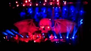 Avenged Sevenfold - Hail to the King (LIVE DEBUT!)