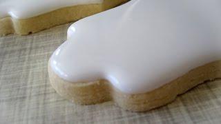 How to Flood a Cookie With Royal Icing by Emma's Sweets