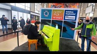 Thomas Krüger plays special Medley at 'Heidelberger Frühling' in Heidelberg Hauptbahnhof (DB)