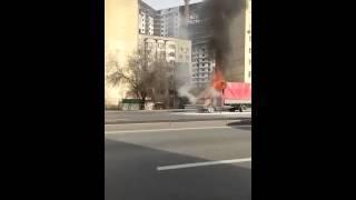 В Алматы на пр. Аль-Фараби загорелся автомобиль 11.02.2015