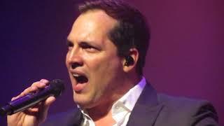 Daniel Boaventura - Can't Take My Eyes Off You / I Love You Baby - Theatro NET SP - 02/12/2017 (HD)