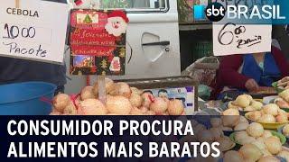 Com alta nos preços, consumidor procura alimentos mais baratos | SBT Brasil (25/11/22)