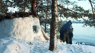 Can I Survive the Night on a FREEZING ISLAND? [-6°C]️No Sleeping Bag Winter Camping