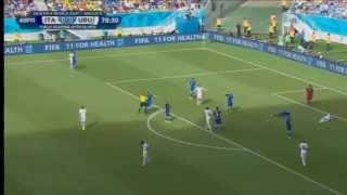Suarez bites Chiellini in World Cup