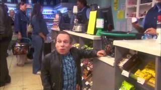 Warwick Davis in life´s too short( Very funny scene 1)