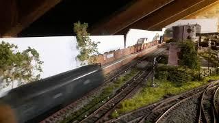 OO gauge layout - Various traction passing Freylan