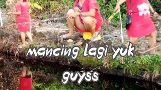 beautiful single mom mancing di rawa asyik sekali - fishing ya mancing