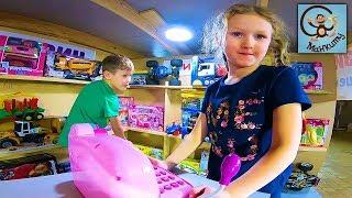 Манкиту Даня и Диана играют в магазин игрушек. Строим цветной магазин. МанкиТайм
