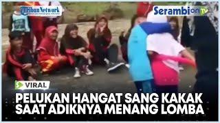 VIRAL Detik-detik Kakak Berikan Pelukan Hangat dan Cium Pipi Sang Adik saat Menang Lomba di Sekolah