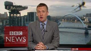 'Giant' spider photobombs BBC Scotland news - BBC News