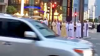 H.H Sheikh Mohammed, Ruler of Dubai, Waiting for the signal.  Graphenizer @ Youtube