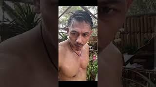 om om ganteng berbadan sixpack sexy main basah-basahan, macho banget!