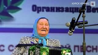 Нина Кофанова поёт песню "Проводила я милёнка" Конкурс "Виктория" п. Пристень Курская область.