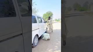 Gari wala kia kr rha tha #pakistani #vairalvideo #ytreels #india #trandingvideo #ytshorts #ytvideo