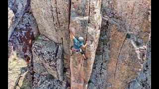 ESPOLÓN APACHE (6b) vía de escalada deportiva en Peña Pintada [MADRID]