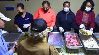 'I feel like it's good to give people hope.' Former NFL player provides free Thanksgiving dinner