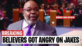 Believers Got Furious And Bring TD Jakes Down While Preaching