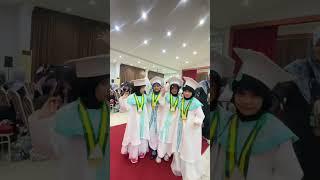 Graduation Kindy Alma