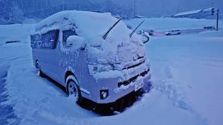 Heavy snow car camping. Feeling a threat to life | Special edition | Hiace camper