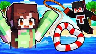 Lifeguard Has a Crush on Me in Minecraft! ( Tagalog )