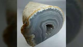 حجر المجوهرات الجميل العقيق ( Agate )  أسعاره ، أشكاله وألوانه وقساوته وكثافته للتعرف عليه وتمييزه