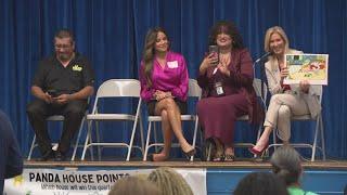 Jacksonville Mayor Deegan reads at San Jose Elementary in honor Hispanic Heritage Month