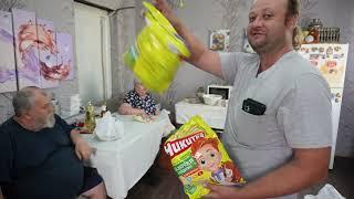 Получил пенсию заехал в продуктовый магазин показываю какие продукты я купил