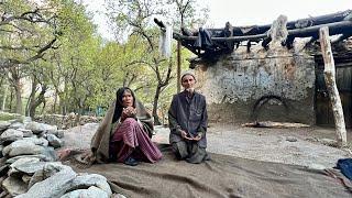 Alone Life Of Old Couple |Dada Jan Aur Dadi Jan Ke Gaon ma Akale Khubsurat Zindagi