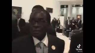 Mugabe achifurirwa kutuka maBritish neSecurity yake kkkkkkk