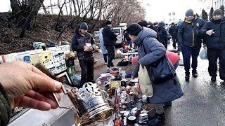 Предпраздничная барахолка в субботу.