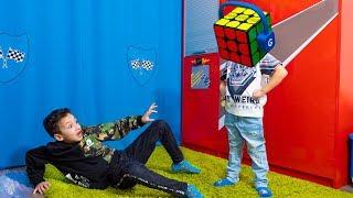 Давид Хочет ПЕРЕХИТРИТЬ Папу! Умный Кубик Рубика САМЫЙ Крутой! Smart Rubik's Cube