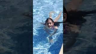 muito legal meu sábado piscina e Genesis combina