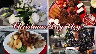 CHRISTMAS DAY VLOG 2020: British Christmas Morning opening presents