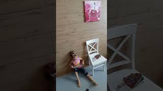 Огромный паук нападает на ребенка. Magic by Funny Sonya. A huge spider attacks a child. магия#shorts