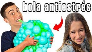 Si no ADIVINAS lo que hay en la BOLA ANTIESTRÉS te la COMES / Reto de comida