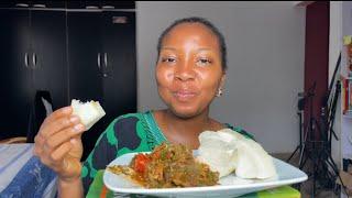 Eat breakfast with a Nigerian student | Yam and vegetable sauce | Relax | mukbang