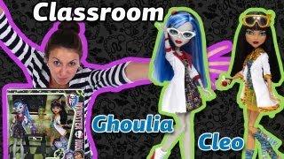 Обзор на Ghoulia Yelps & Cleo De Nile Classroom Monster High (Гулия и Клео Школа Монстров) BBC81