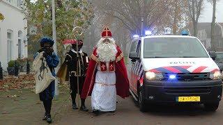 Politie brengt Sinterklaas naar Hekelingen