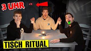 (GRUSELIG) SPIELE NIEMALS TISCH RITUAL um 3 UHR NACHTS CHALLENGE!! *er ist BESESSEN*