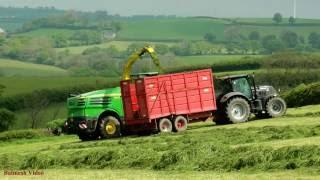 NEW John Deere 8700 at Work, and Shows the Built-In Additive Tank.