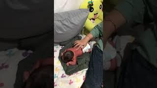 Cara Pijat Bayi Baru Lahir #shorts #pijatbayi #bayilucu #bayigemes #newbornbaby #videobayigemes #fyp